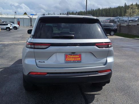 New 2026 Jeep Grand Cherokee Altitude AWD/4WD image 5