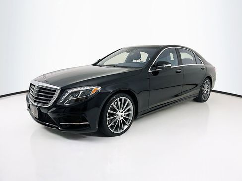 Used 2017 Mercedes-Benz S 550 Sedan image 3