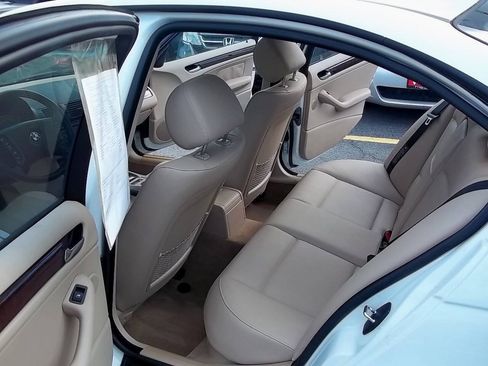 Used 2005 BMW 325xi Sedan AWD/4WD image 9