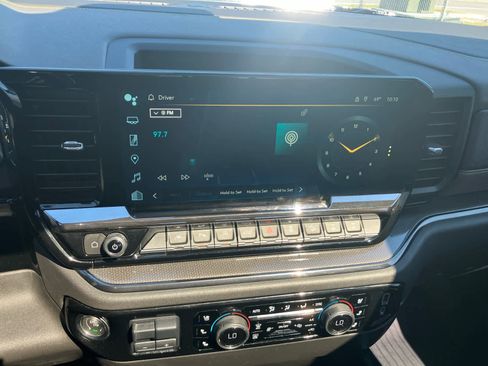 Used 2022 Chevrolet Silverado 1500 ZR2 w/ Technology Package AWD/4WD image 19