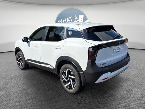 Used 2025 Nissan Kicks SV FWD image 6