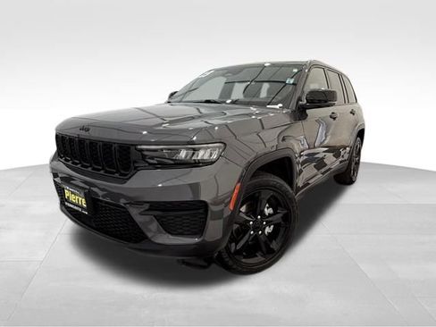 Used 2023 Jeep Grand Cherokee Altitude image 1
