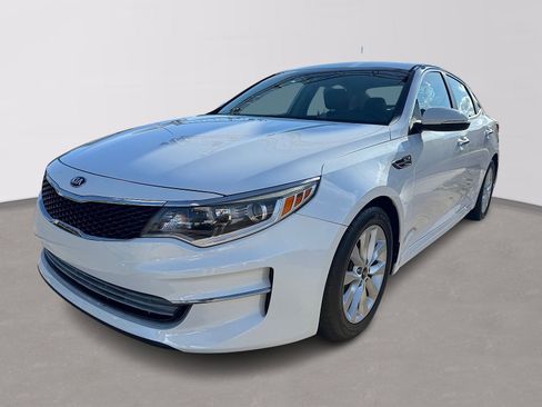 Used 2017 Kia Optima LX FWD image 1
