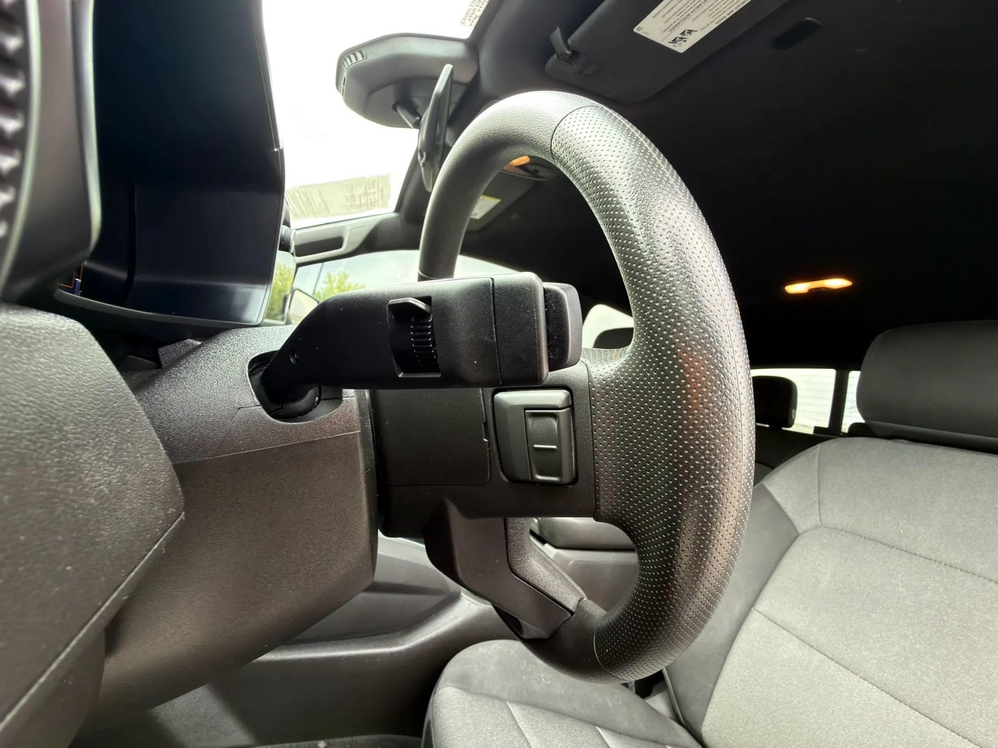 Used 2023 Chevrolet Colorado Trail Boss w/ Technology Package AWD/4WD image 32
