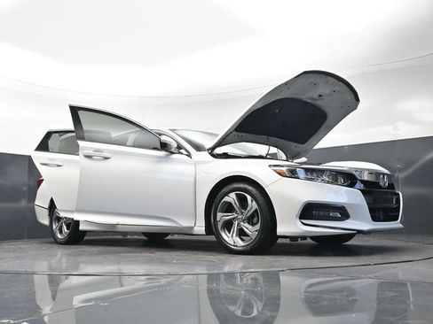 Used 2020 Honda Accord EX image 35