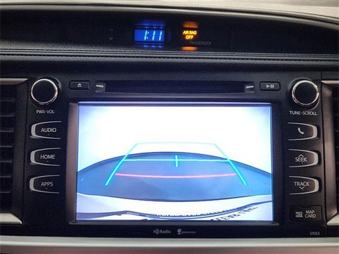 Used 2015 Toyota Highlander XLE image 18