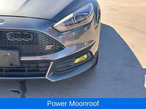 Used 2018 Ford Focus ST w/ Equipment Group 402A image 3