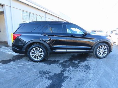Used 2020 Ford Explorer XLT w/ Equipment Group 202A image 8