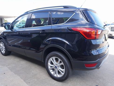 Used 2019 Ford Escape SEL image 4