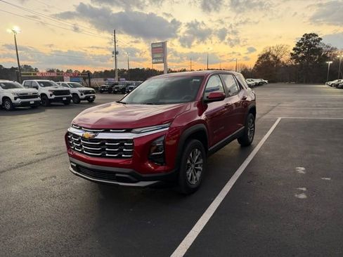 New 2026 Chevrolet Equinox LT image 3