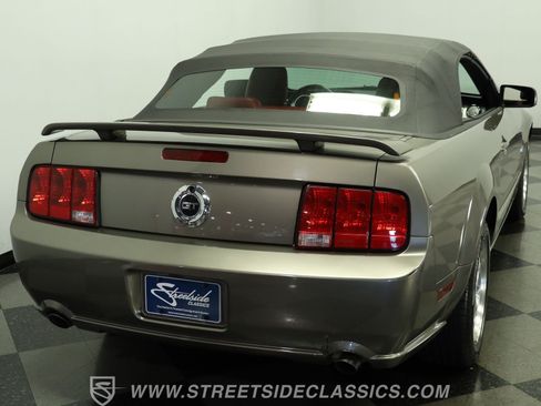 Used 2005 Ford Mustang Cobra RWD image 10