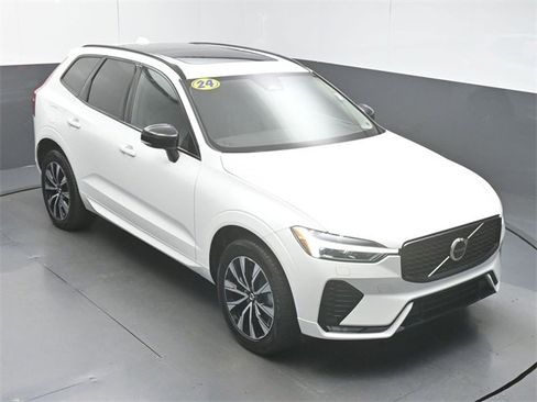 Used 2024 Volvo XC60 B5 Core image 43