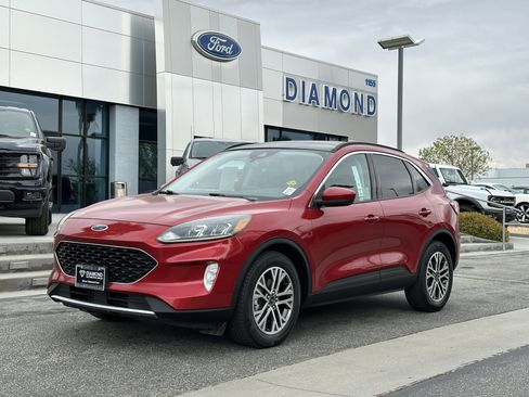 Used 2021 Ford Escape SEL w/ Technology Package image 2