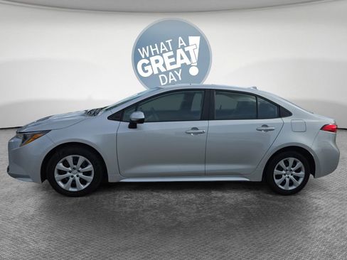 Used 2023 Toyota Corolla LE image 7