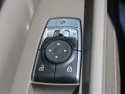 New 2026 Kia Carnival EX image 27