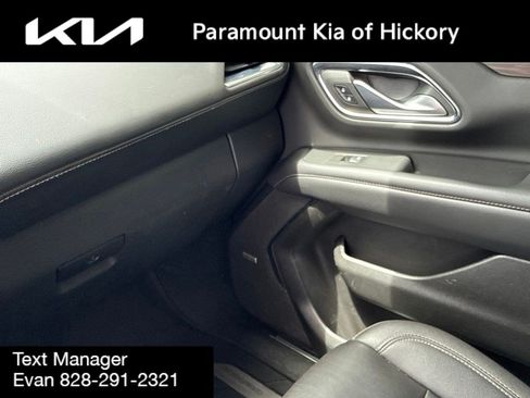 Used 2022 Chevrolet Tahoe Z71 w/ Luxury Package AWD/4WD image 31