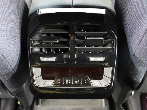 Used 2023 BMW iX xDrive50 w/ Sport Package AWD/4WD image 22