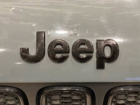 Used 2018 Jeep Renegade Altitude w/ UConnect 8.4 Nav Group image 10