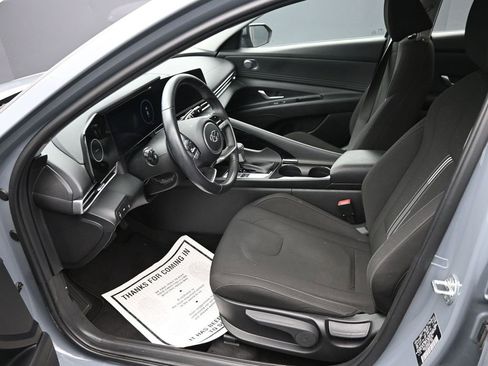 Used 2023 Hyundai Elantra SEL w/ Convenience Package image 11