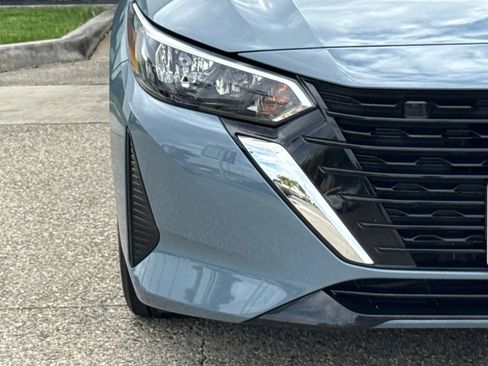 Used 2025 Nissan Sentra SV FWD image 7