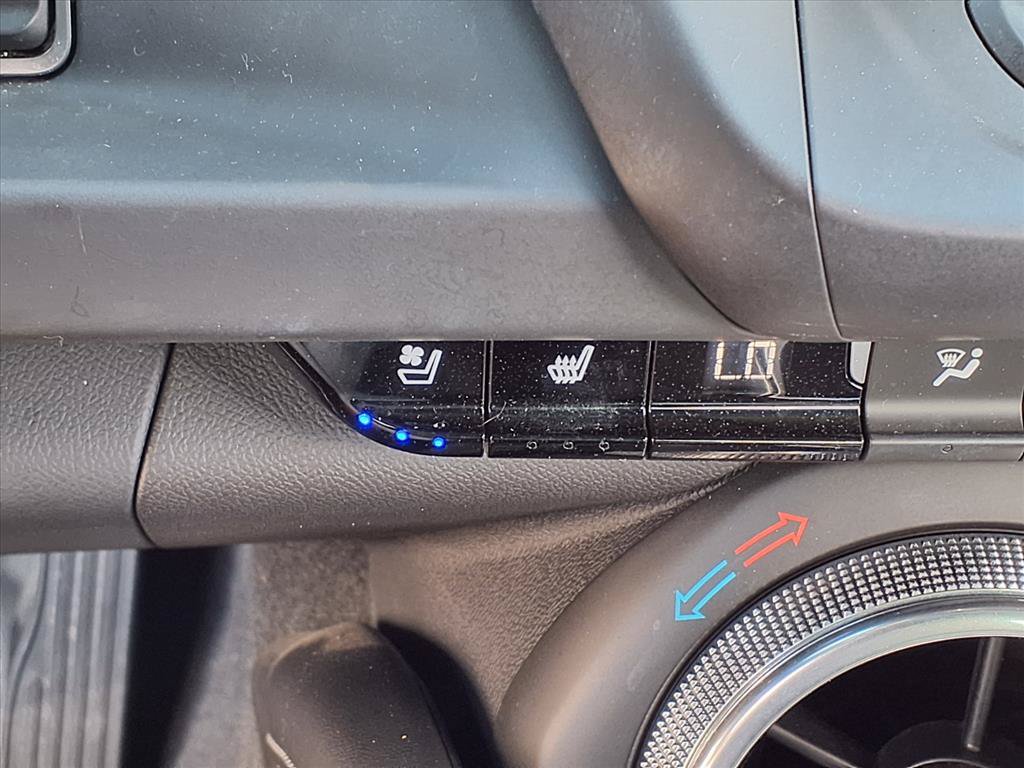 Certified 2024 Chevrolet Camaro LT RWD image 18