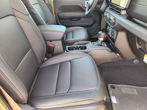 New 2026 Jeep Gladiator Sport AWD/4WD image 14