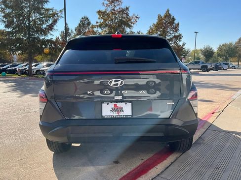 Used 2025 Hyundai Kona SEL image 7