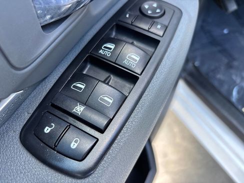 Used 2014 RAM 1500 Classic SLT image 34