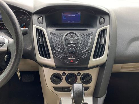 Used 2014 Ford Focus SE FWD image 19
