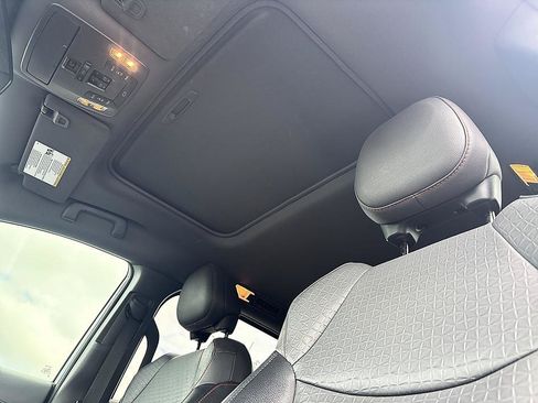 Used 2022 Toyota Sienna XSE FWD image 26