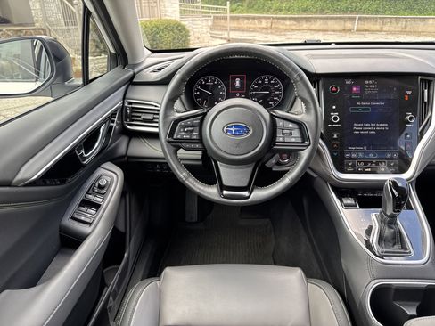Used 2025 Subaru Outback Onyx Edition AWD/4WD image 11