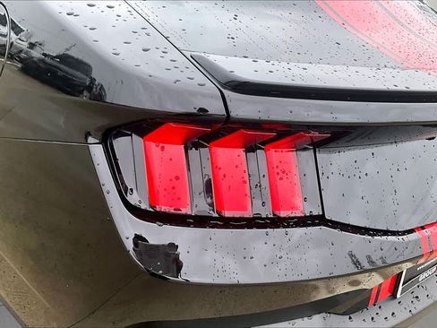 Used 2025 Ford Mustang Coupe RWD image 25