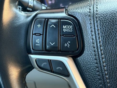 Used 2019 Toyota Highlander Limited AWD/4WD image 42