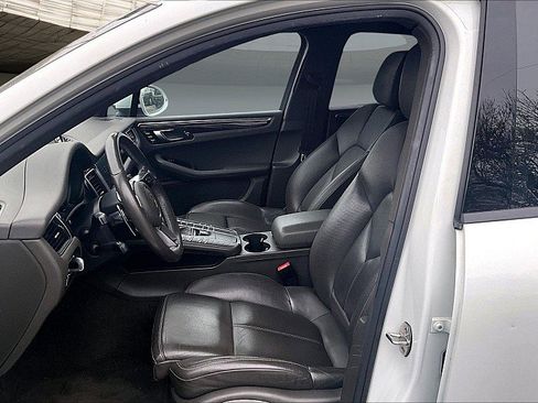 Used 2017 Porsche Macan S image 24