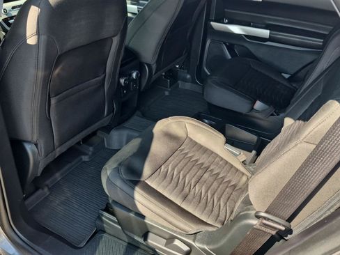 Used 2021 Ford Explorer XLT RWD image 22