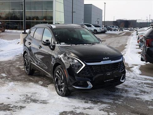 Used 2025 Kia Sportage SX image 2