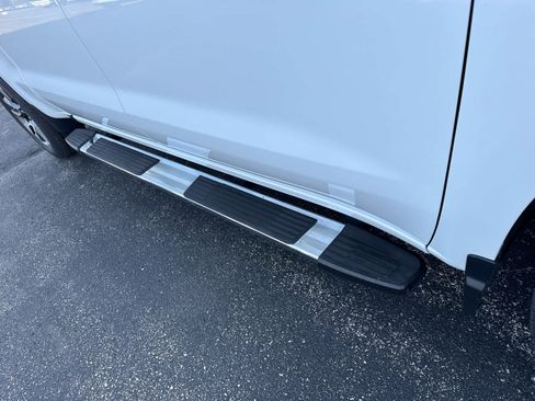 Used 2023 Chevrolet Silverado 1500 LT AWD/4WD image 15