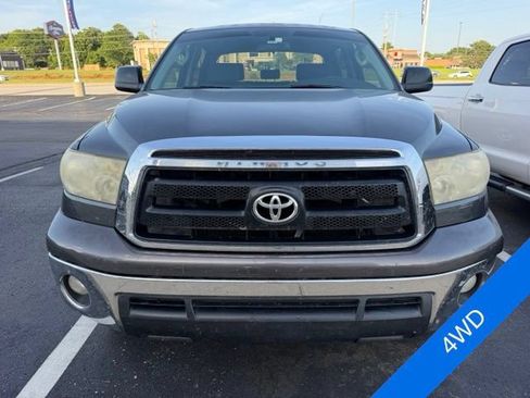 Used 2011 Toyota Tundra 4x4 CrewMax w/ Tow Pkg image 2