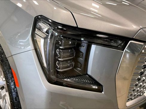 Used 2024 GMC Yukon Denali AWD/4WD image 34