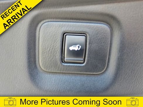 Used 2019 Nissan Pathfinder Platinum image 25