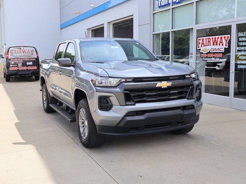 Certified 2025 Chevrolet Colorado LT w/ Advanced Trailering Package AWD/4WD image 2