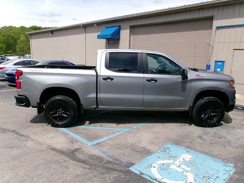 Used 2025 Chevrolet Silverado 1500 LT Trail Boss w/ LT Trail Boss Premium Package AWD/4WD image 6