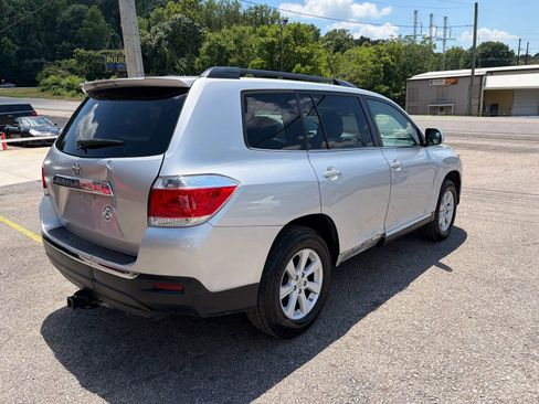 Used 2012 Toyota Highlander FWD w/ Tech Pkg image 5