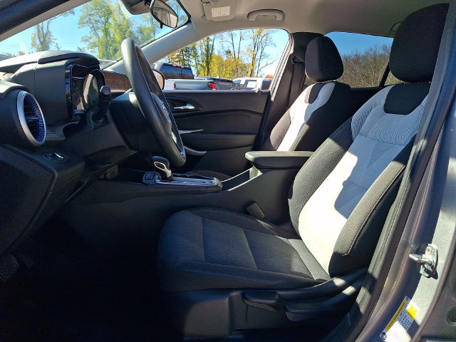 Used 2024 Chevrolet Trax LS w/ LS Convenience Package FWD image 2