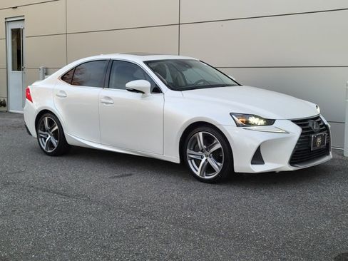 Used 2018 Lexus IS 300 AWD image 6