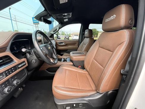 Used 2023 Chevrolet Tahoe High Country AWD/4WD image 4
