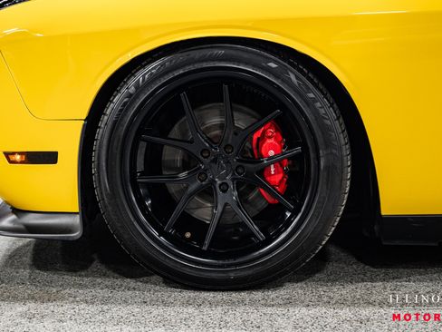 Used 2010 Dodge Challenger SRT8 w/ Special Edition Group image 12