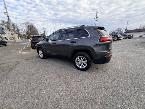 Used 2014 Jeep Cherokee Latitude image 17