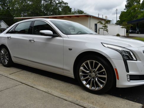 Used 2018 Cadillac CT6 Luxury AWD/4WD image 32