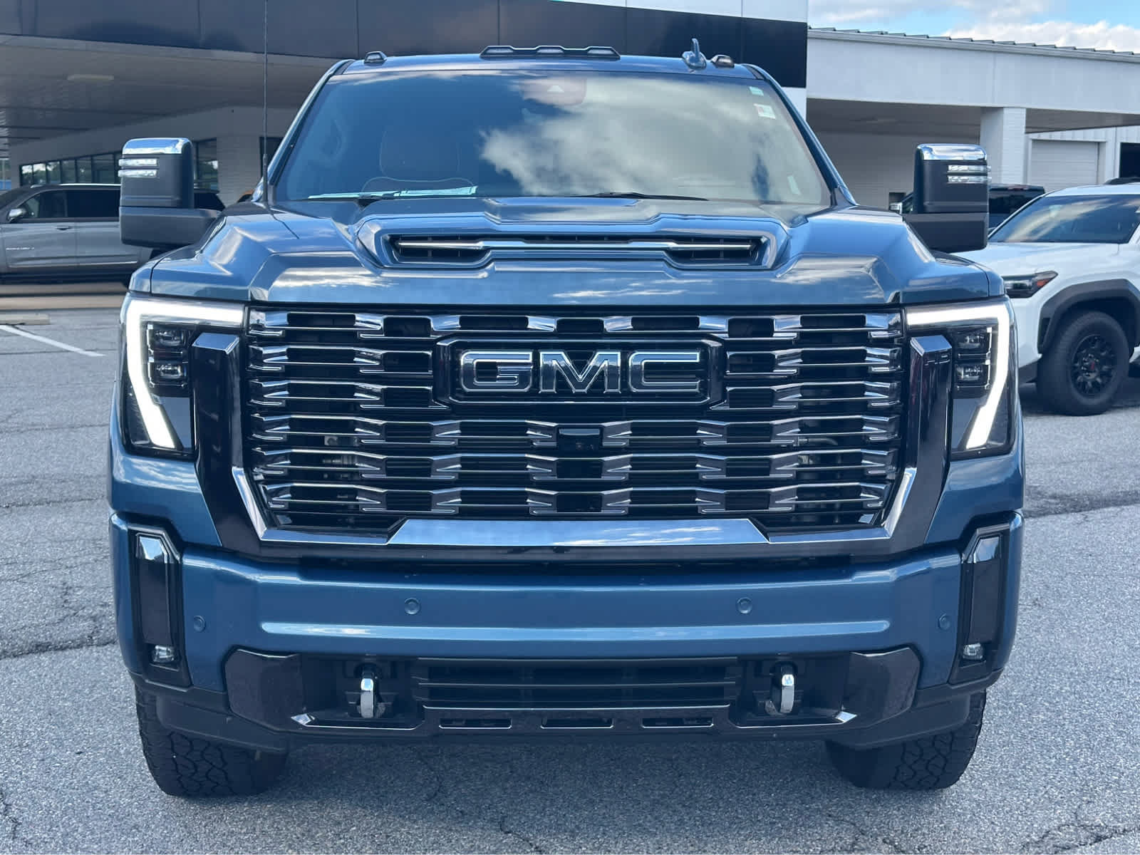 Used 2024 GMC Sierra 2500 Denali Ultimate w/ Max Trailering Package AWD/4WD image 5